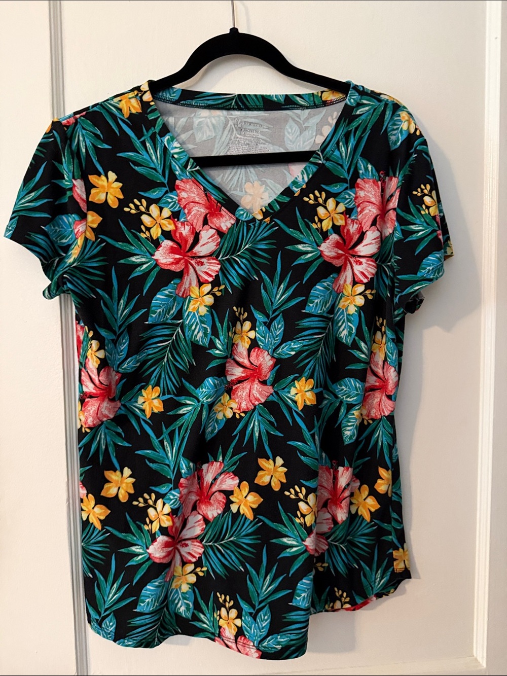 No Boundaries Black Tropical Floral V‑Neck Tee